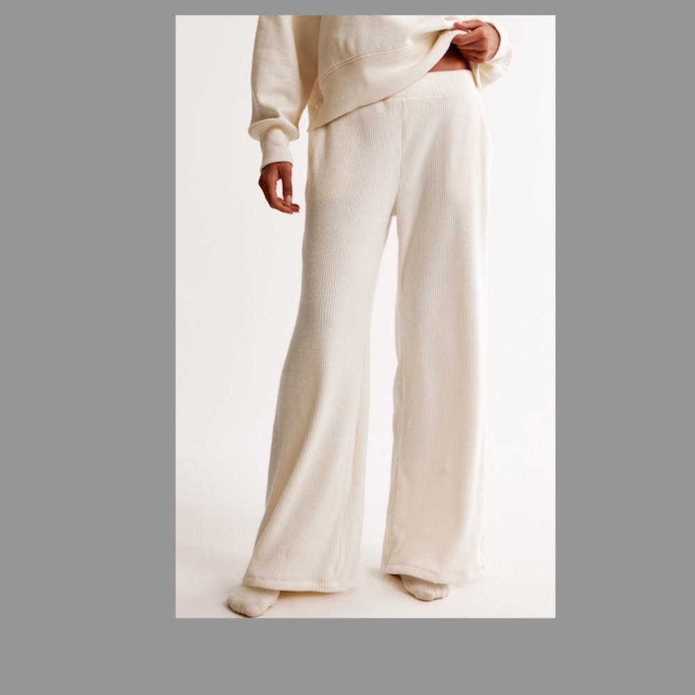 Abercrombie Brushed Rib Wide Leg Sweatpant